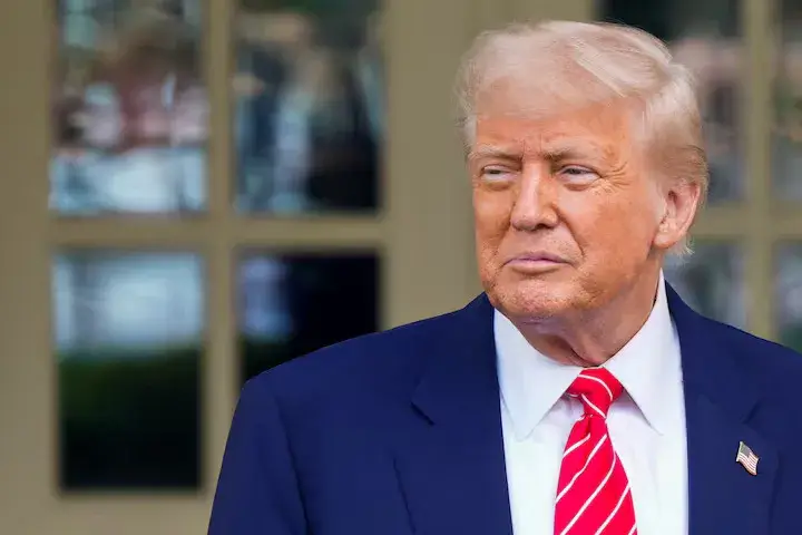 Donald Trump_20250511110724_original_image_11